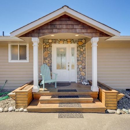 Stunning Home In Coupeville With Deck And Beach Access 外观 照片