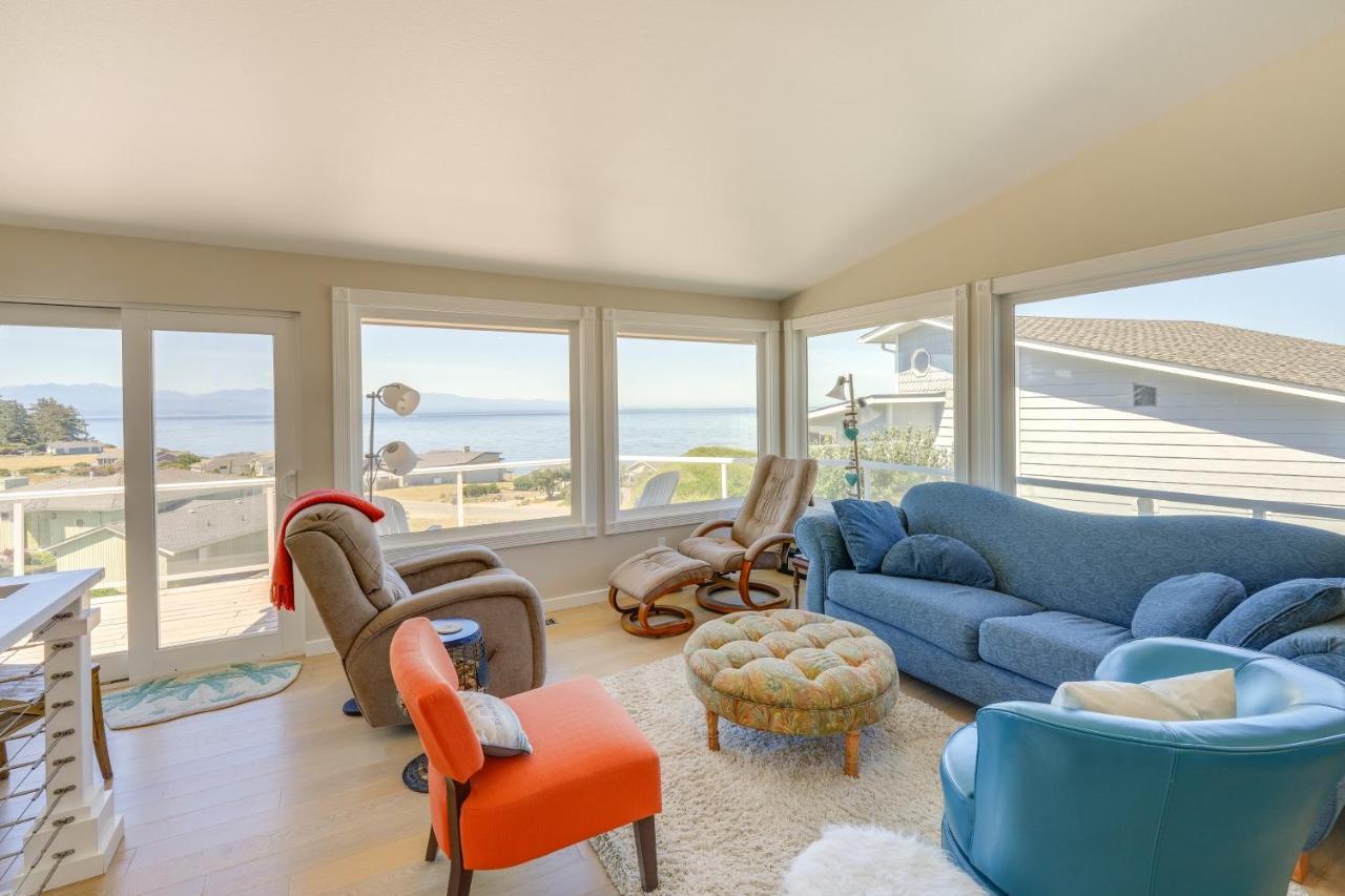 Stunning Home In Coupeville With Deck And Beach Access 外观 照片
